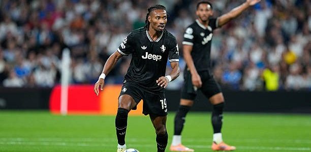 صراع الكبار يشتعل! ريال مدريد في مواجهة شرسة مع ليفربول لخطف توقيع تورام